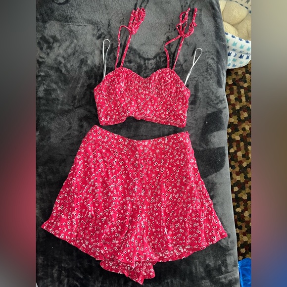 Princess Polly Carly Set in Red Size 2 - Picture 7 of 15